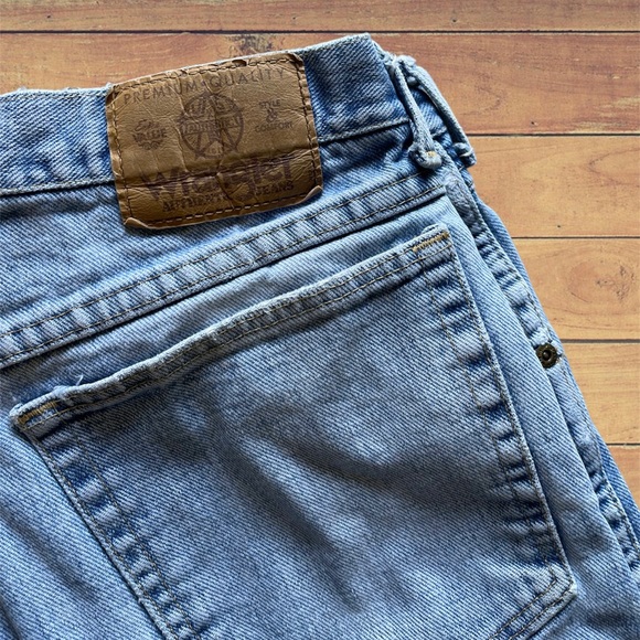 Free Shipping! Vintage Wrangler Denim Blue Jeans - Picture 2 of 8